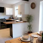 Semesterbostad Chaloners, Free Parking, Large Garden, Close To Races & Centre